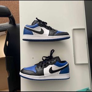 COPY - Air Jordan 1 low (GS) size 6.5Y Royal Toe